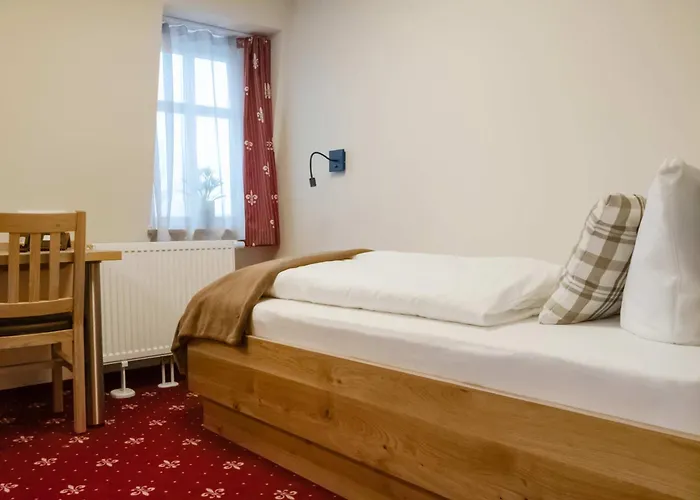 Dreibettzimmer Hahnenkamm 12 * Heidenheim (Bavaria)