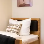 Dreibettzimmer Hahnenkamm 12 Heidenheim (Bavaria)