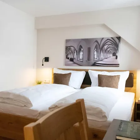 Dreibettzimmer Hahnenkamm 12 Hotel *