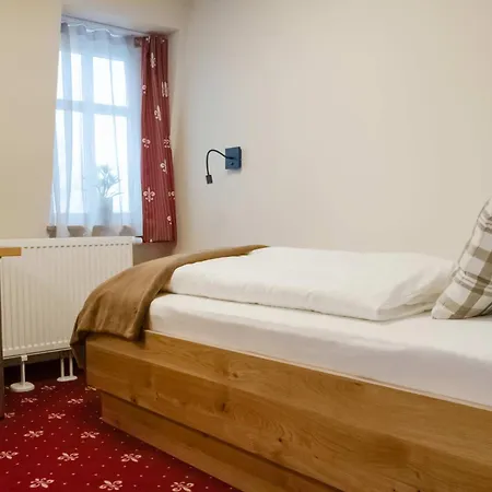 Dreibettzimmer Hahnenkamm 12 * Heidenheim (Bavaria)