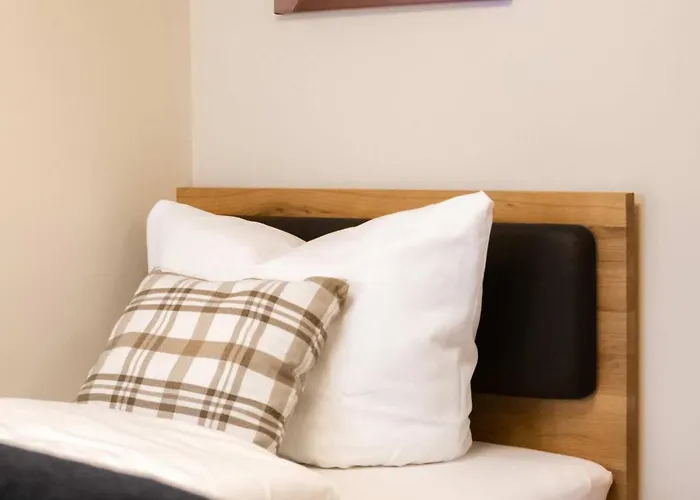Dreibettzimmer 11 Heidenheim (Bavaria)